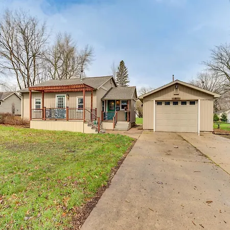 Charming Spirit Lake Home - 6 Mi To Arnolds Park!